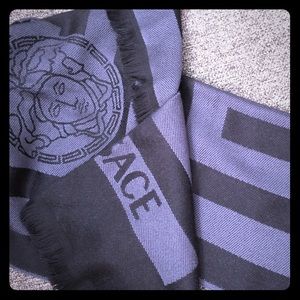 New VERSACE scarf unisex  Wool Authentic